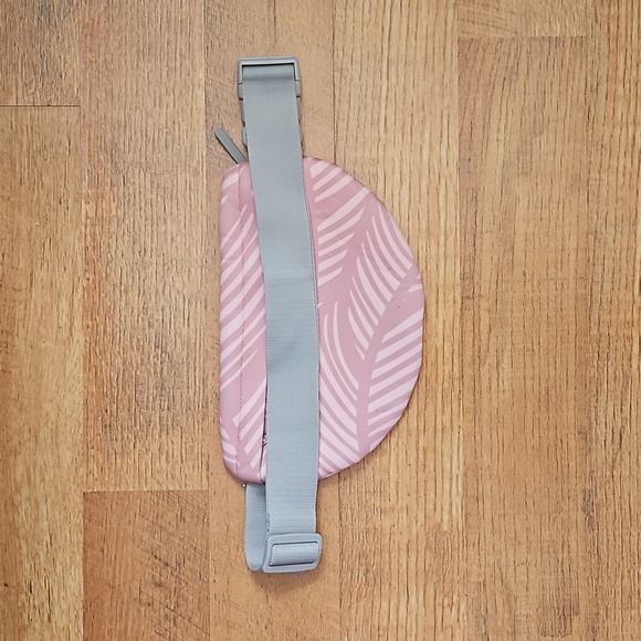 Vooray pink amd grey fanny pack - Picture 2 of 4